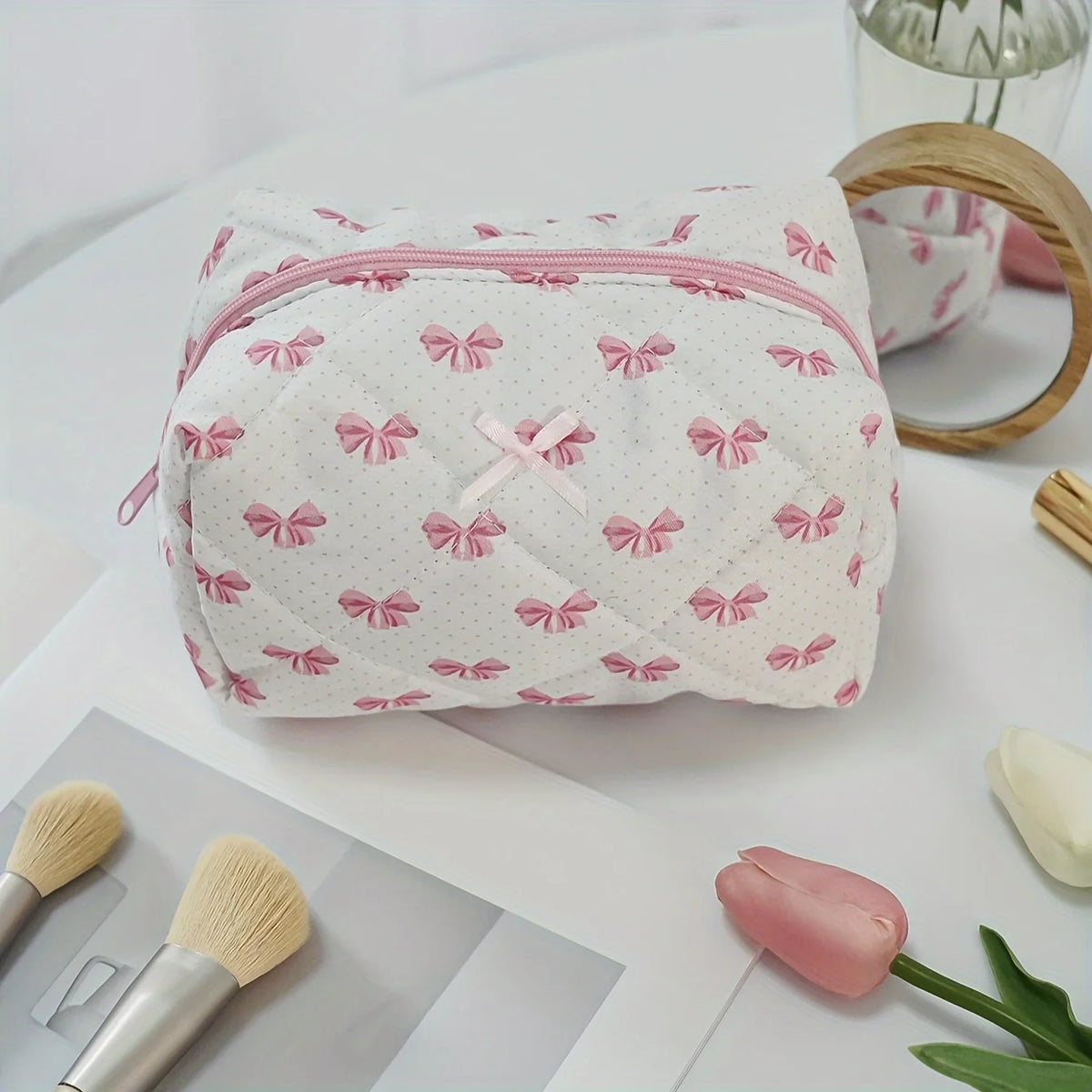 Quilted Makeup Bag Floral Large Cute Cosmetic Bag Coquette Travel Makeup Pouch Aesthetic Portable Zipper Toiletry Storage Bag